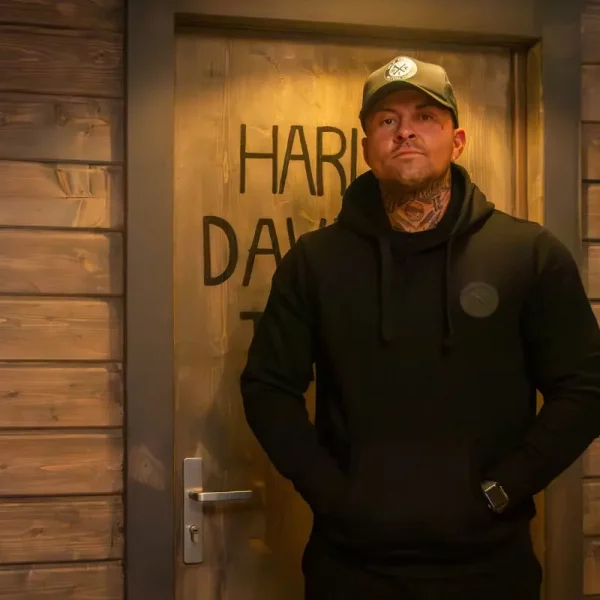 SWEAT HOMME AVEC LOGO NOIR